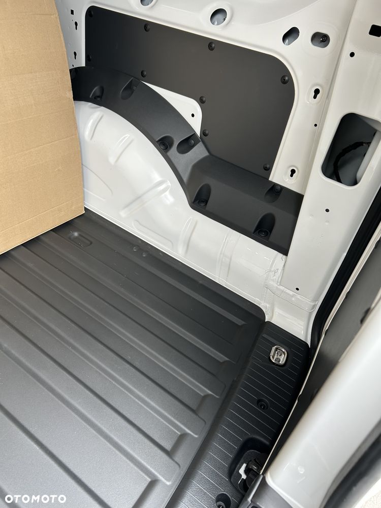 Volkswagen CADDY - 7