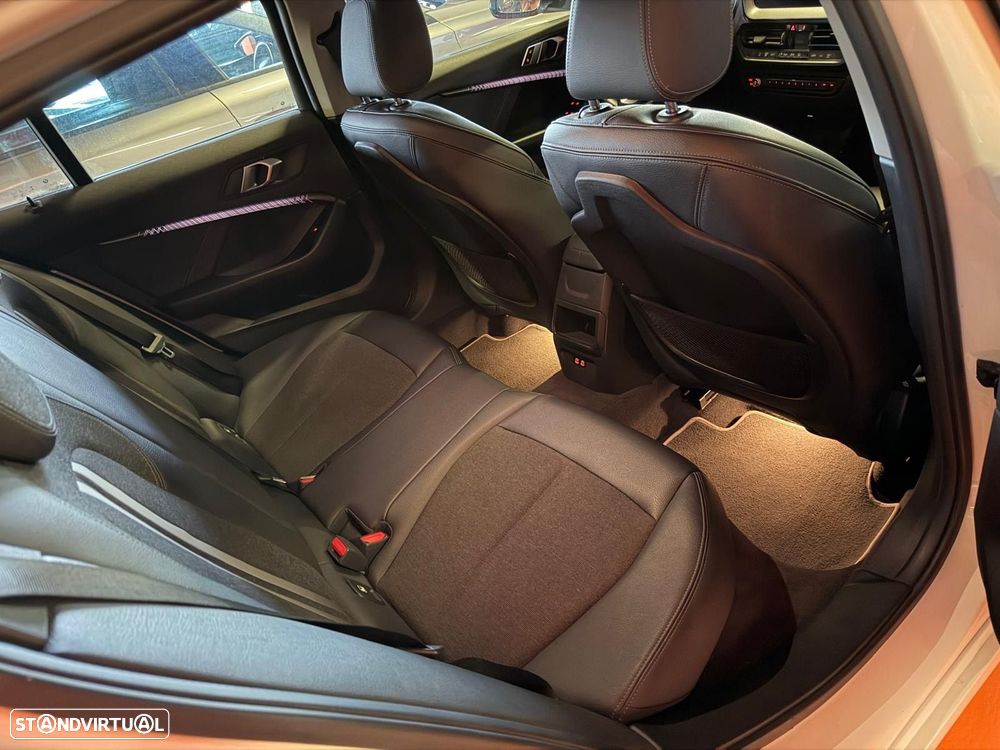 BMW 116 d Line Sport Auto — fotografia 3