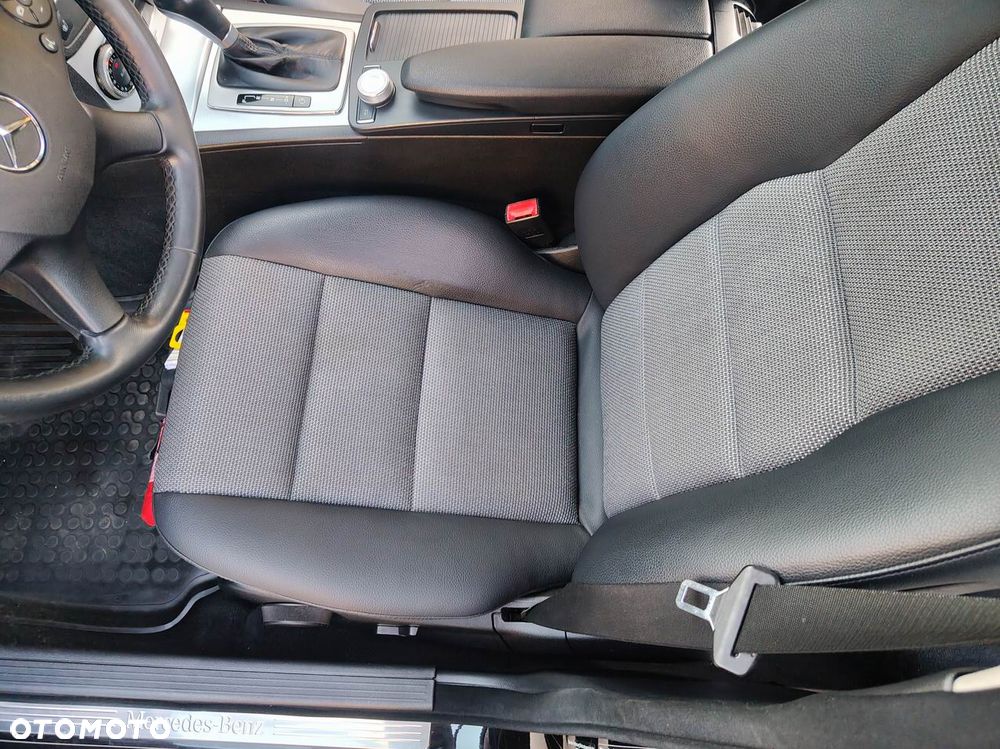 Mercedes-Benz Klasa C 220 CDI DPF Automatik BlueEFFICIENCY Avantgarde - 15