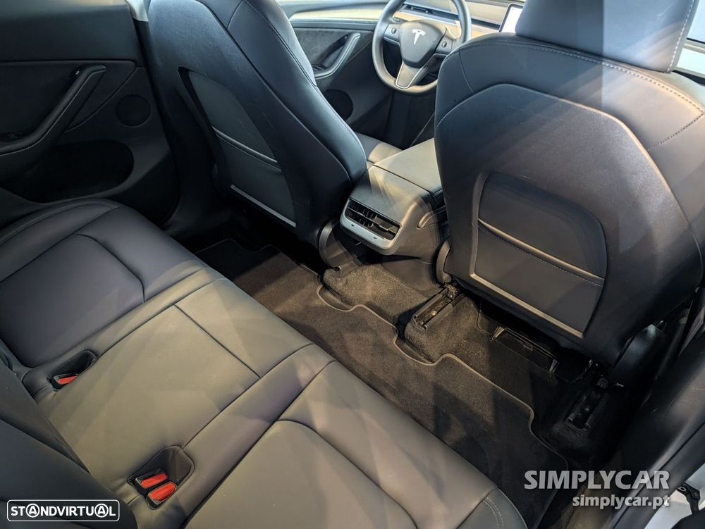 Tesla Model Y Long Range Dual Motor AWD - 9