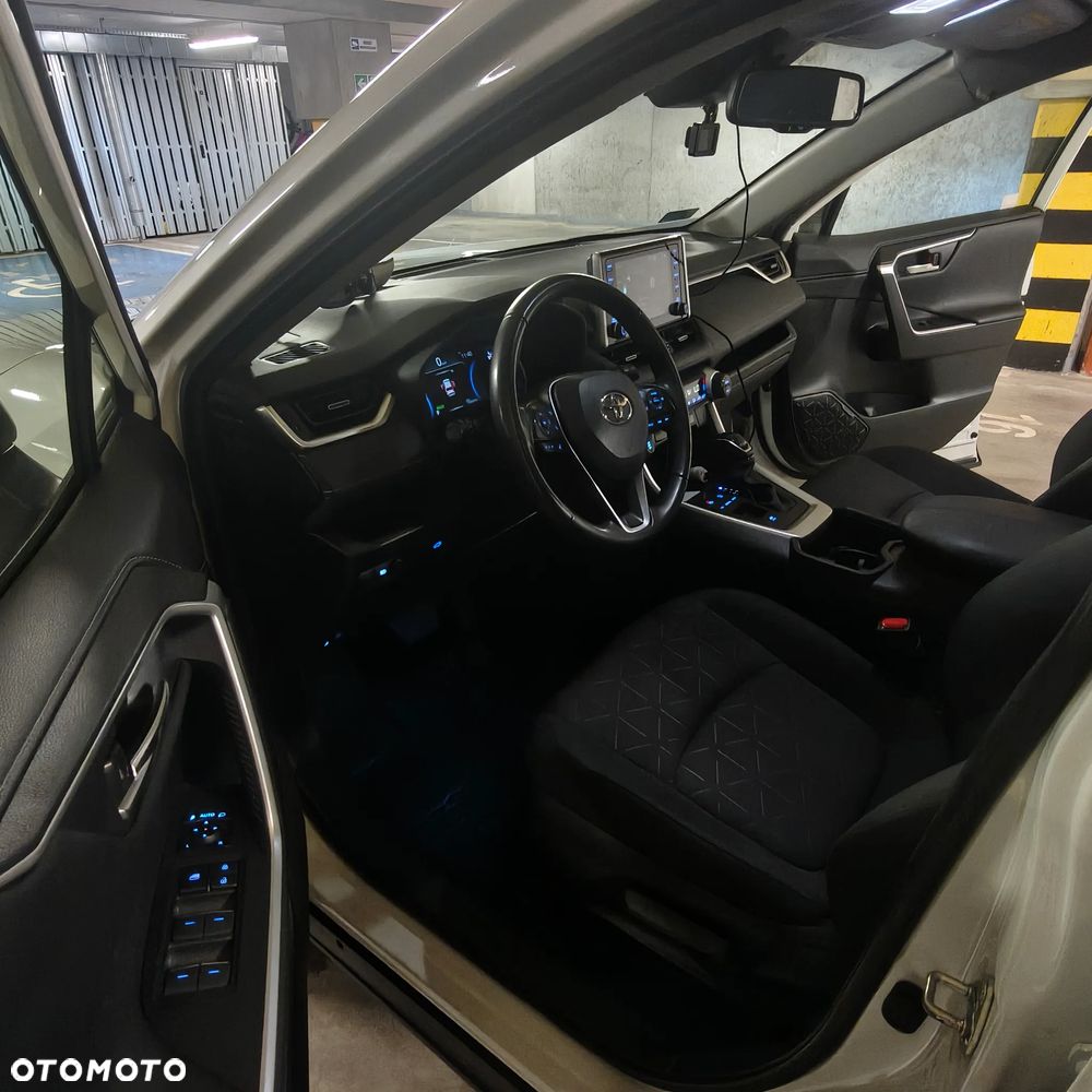 Toyota RAV4 - 11