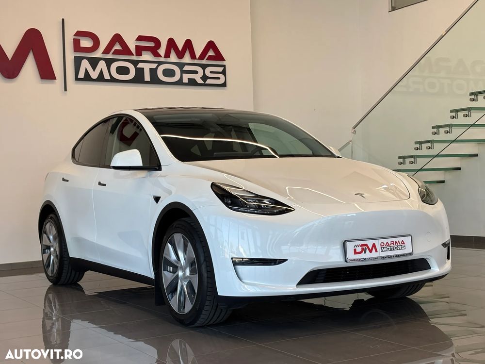Tesla Model Y - 3