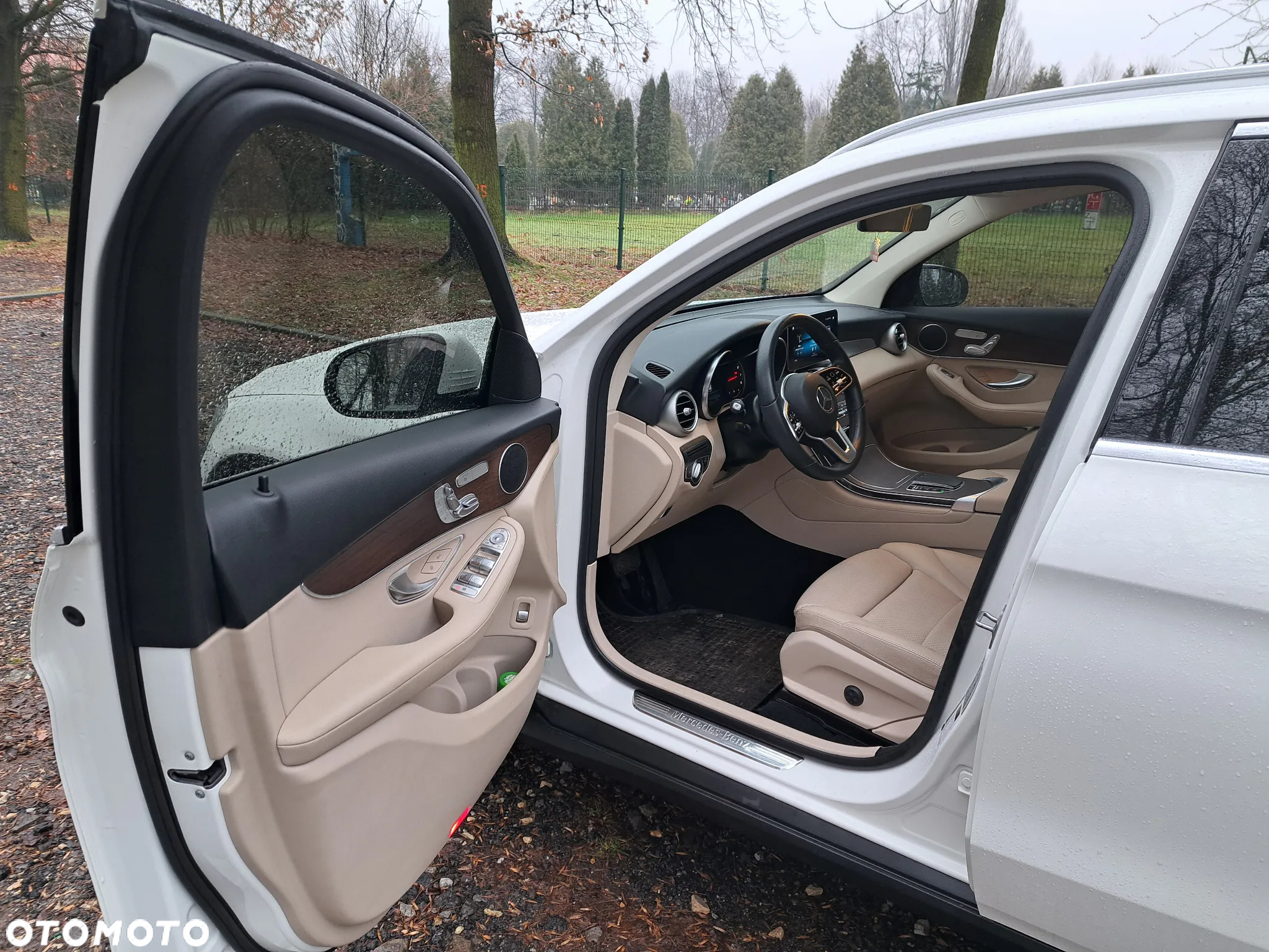 Mercedes-Benz GLC 300 4Matic 9G-TRONIC Exclusive - 34