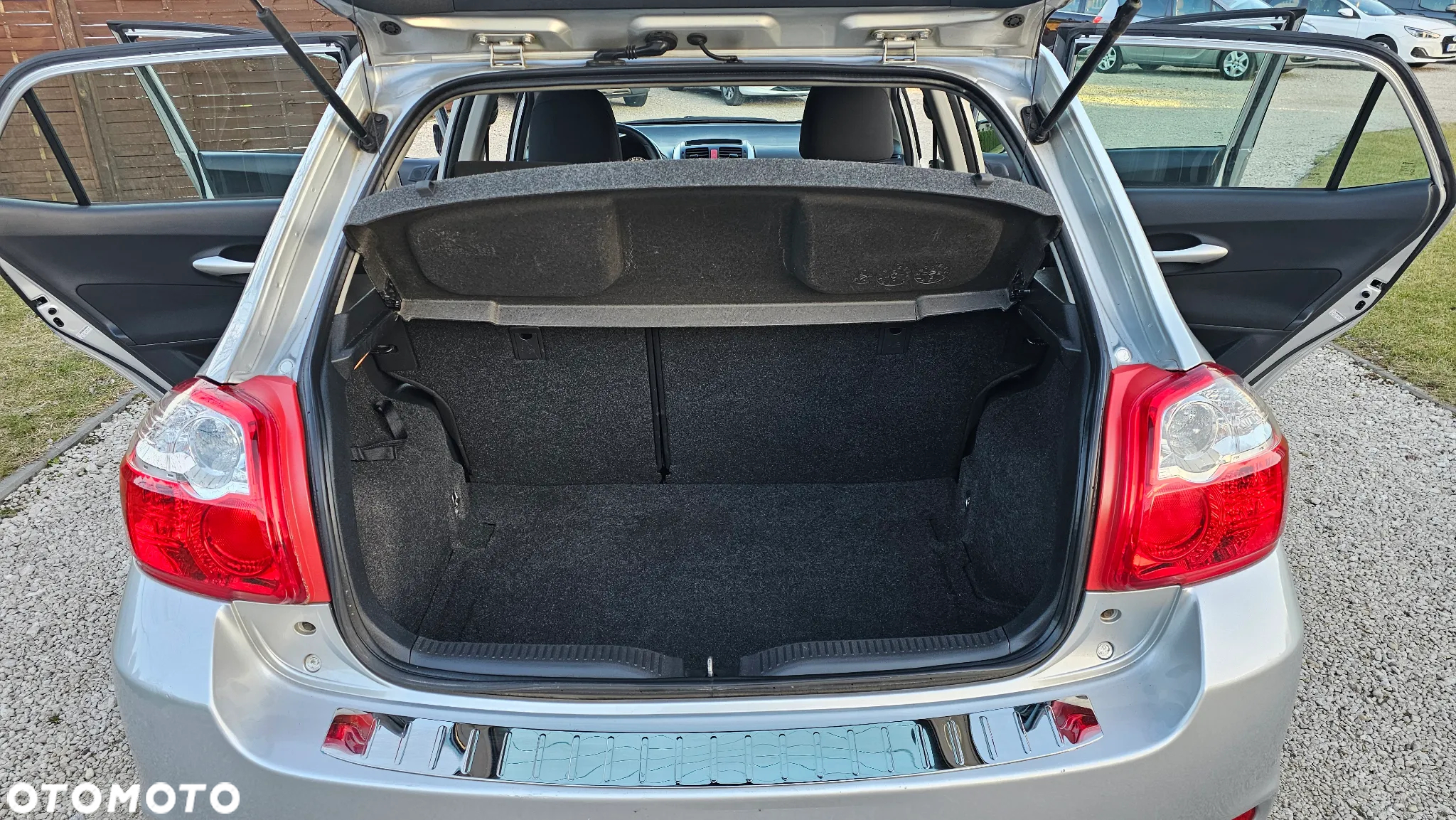 Toyota Auris 1.33 Dual-VVT-i Edition - 28