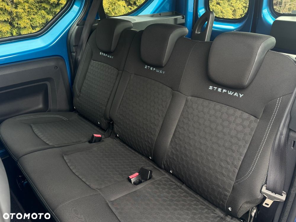 Dacia Dokker TCe 115 Stepway Celebration - 16