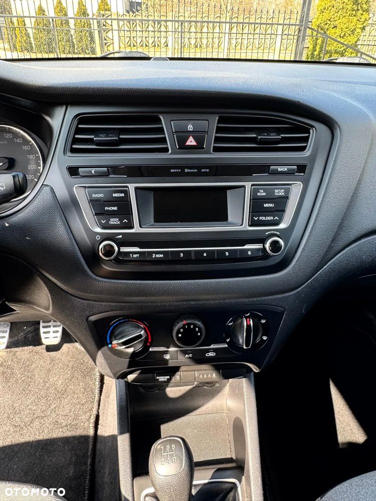 Hyundai i20 blue 1.2 Classic - 26