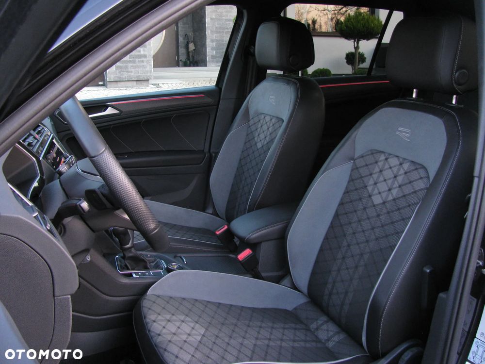 Volkswagen Tiguan 2.0 TDI SCR 4MotION DSG R-Line - 14