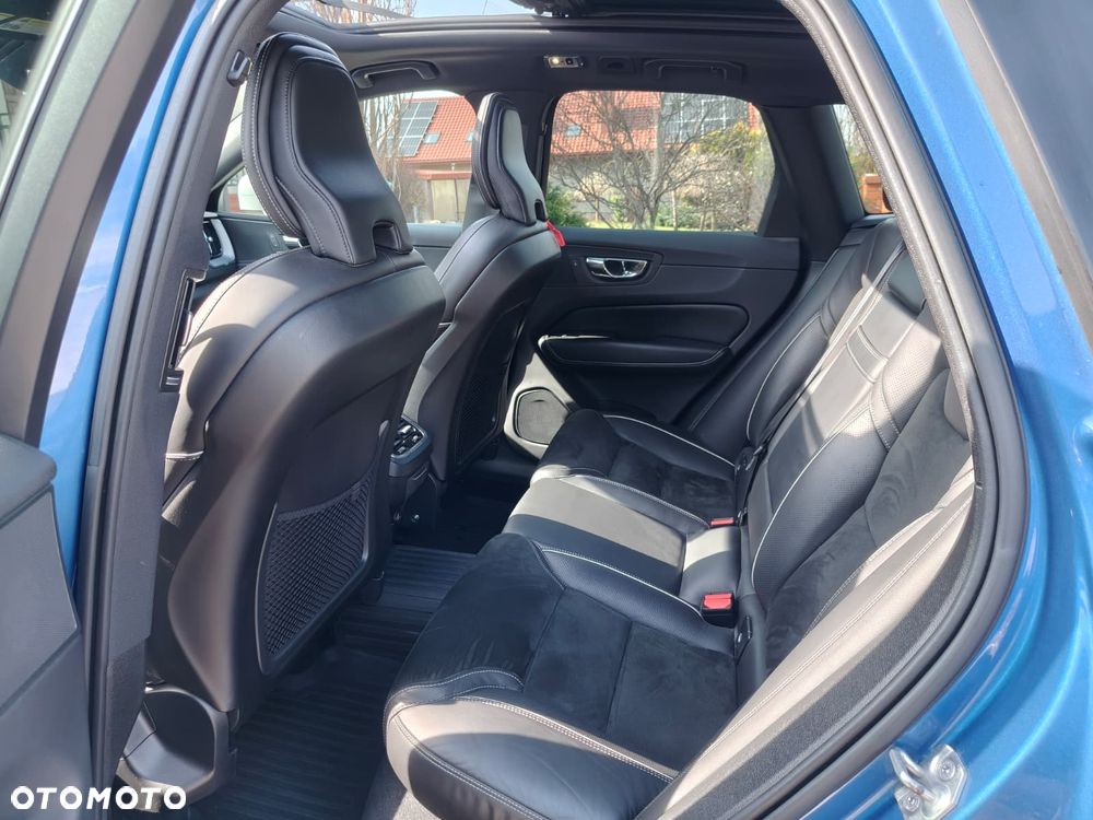 Volvo XC 60 T6 AWD Geartronic RDesign - 11