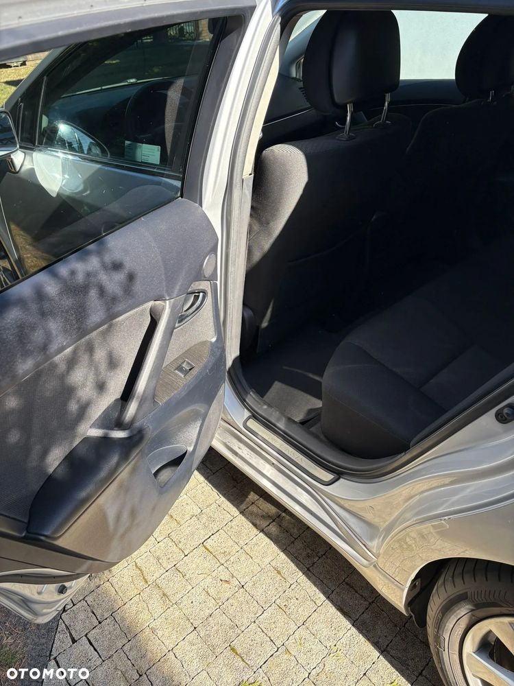 Toyota Avensis - 18