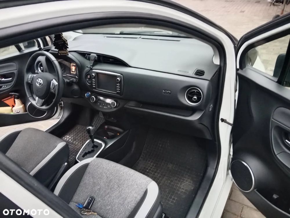 Toyota Yaris 1.5 VVT-i Y20 Club - 4