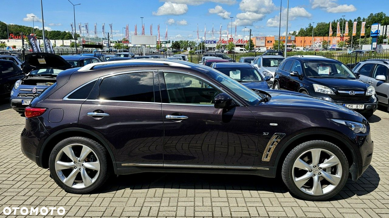 Infiniti QX70 - 4