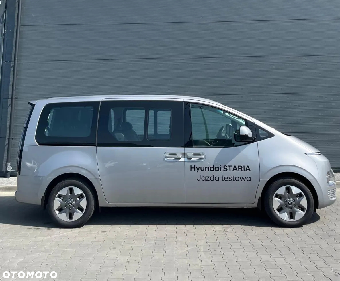 Hyundai Staria 1.6 T-GDI HEV Smart - 14