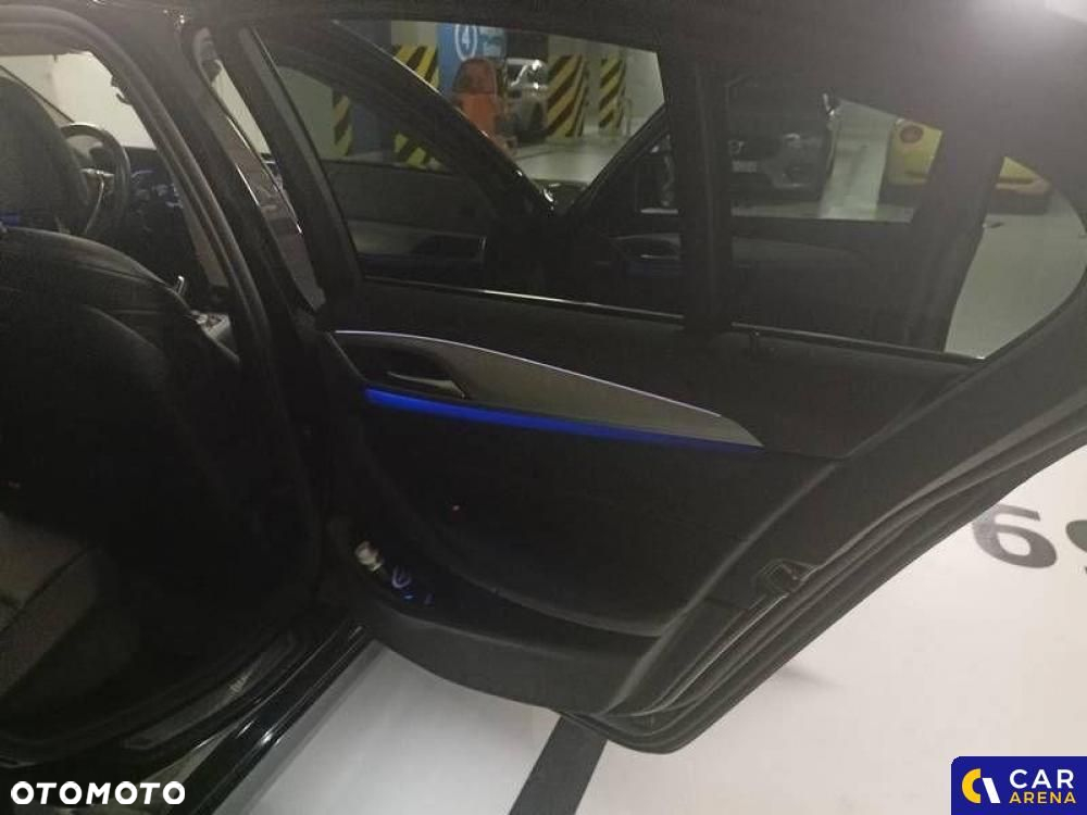 BMW Seria 5 530i xDrive - 28