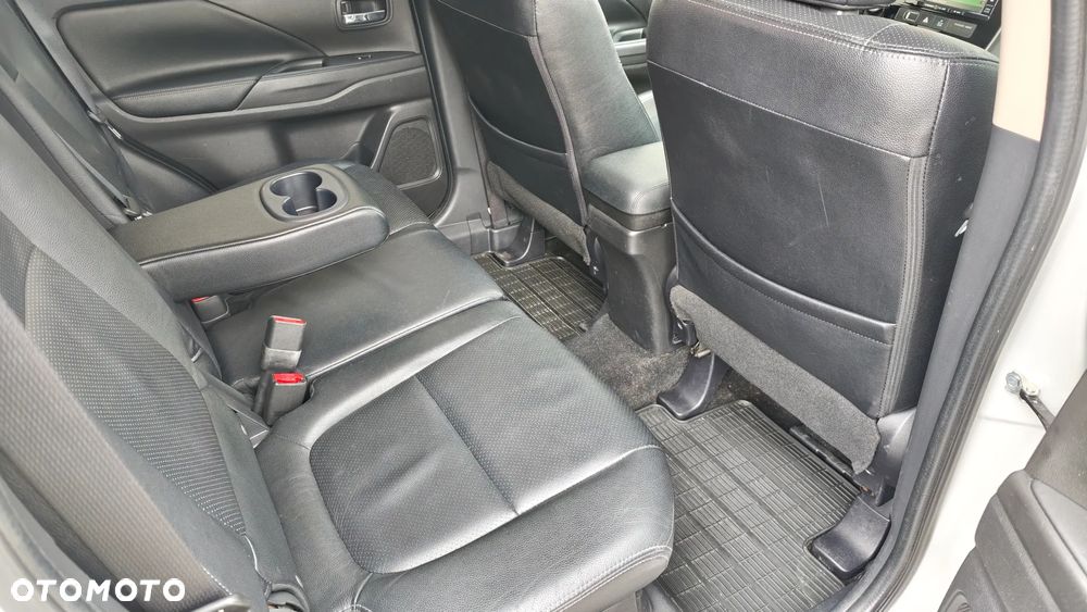 Mitsubishi Outlander 2.0 4WD CVT Diamant Edition+ - 12