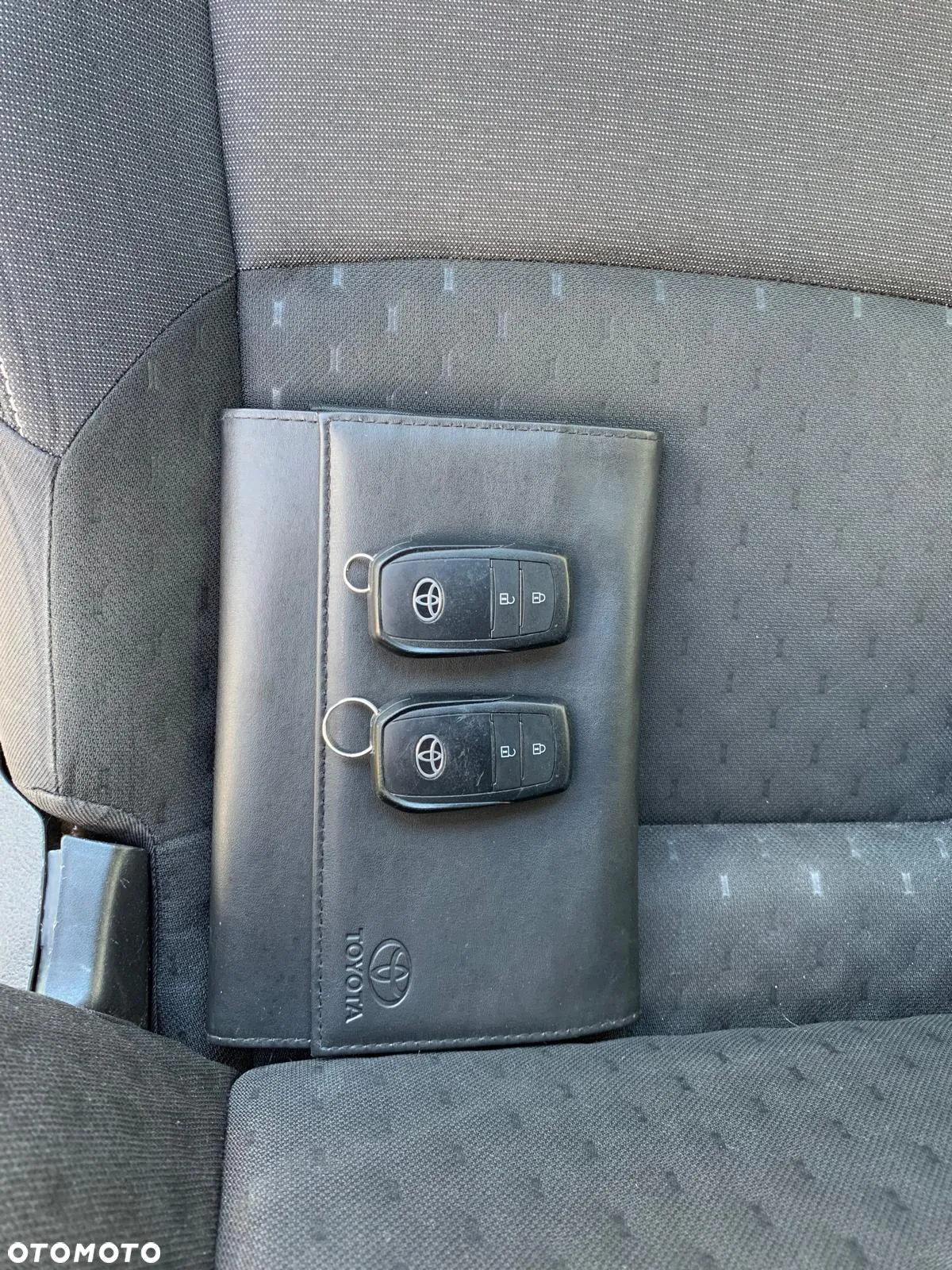 Toyota Corolla 1.8 Hybrid Comfort - 22