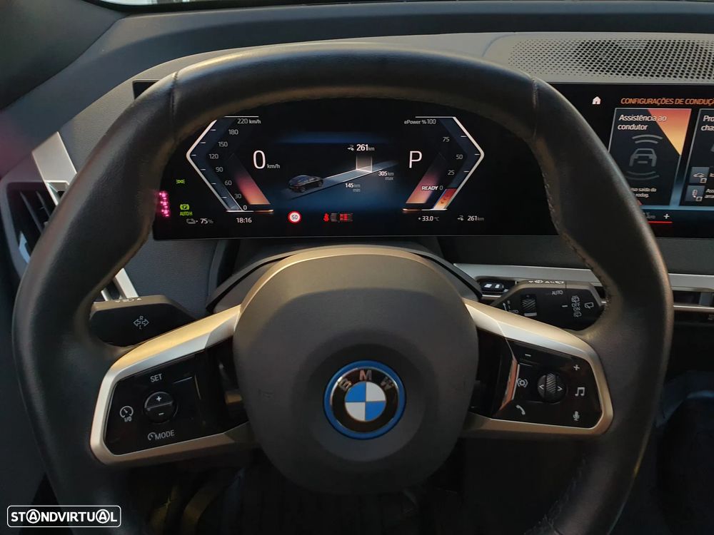 BMW iX xDrive 40 Pack Desportivo - 17