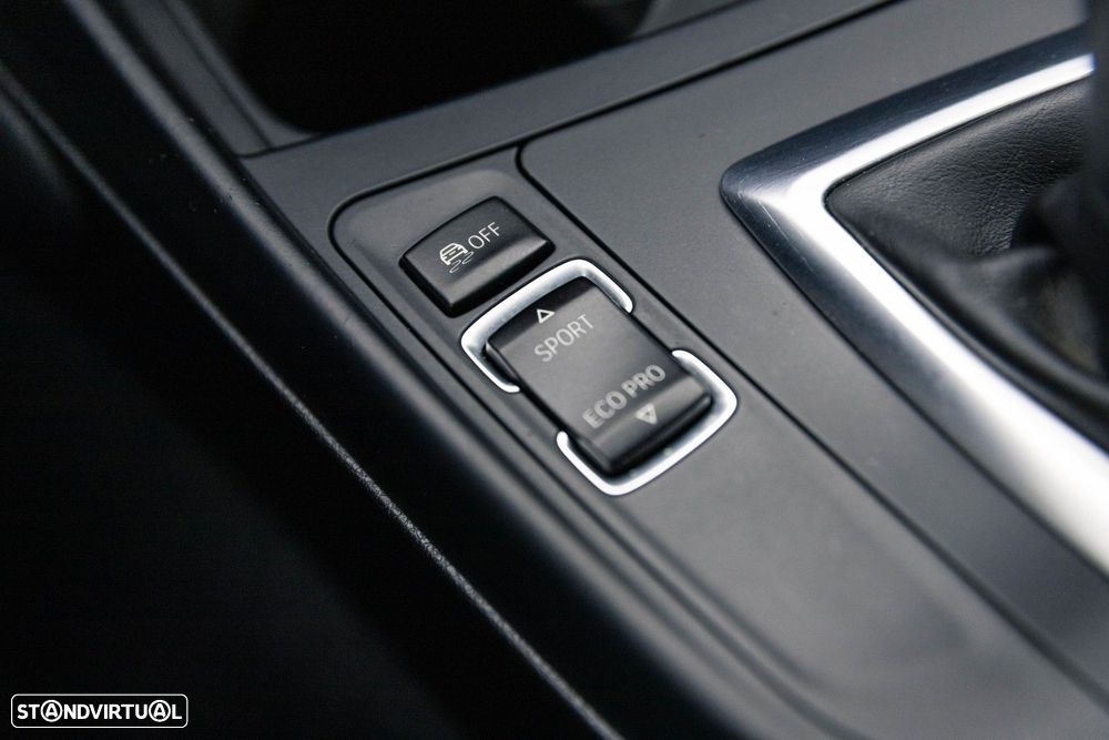 BMW 220 d Coupe Pack M Auto - 43