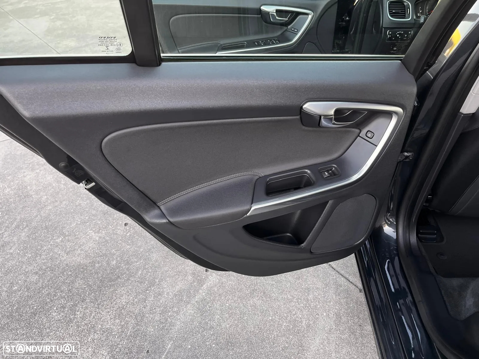 Volvo V60 1.6 D2 Momentum Eco Powershift - 40