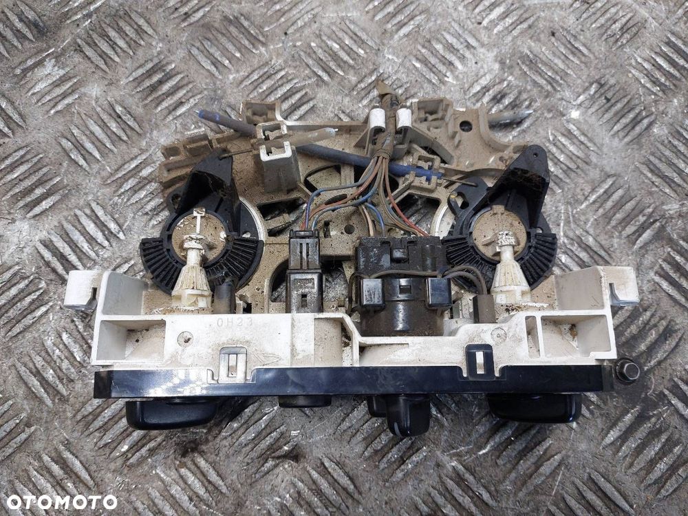 PANEL NAWIEWU KLIMATYZACJI DAIHATSU TERIOS I ID: 237245 - 2