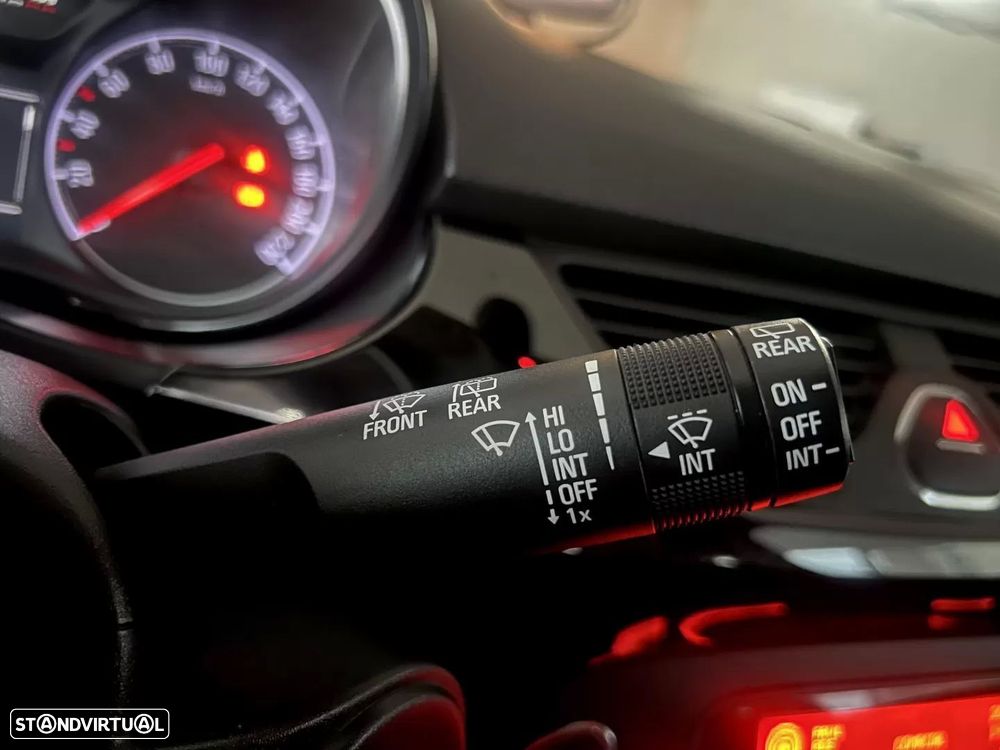 Opel Corsa 1.4 120 Anos - 53