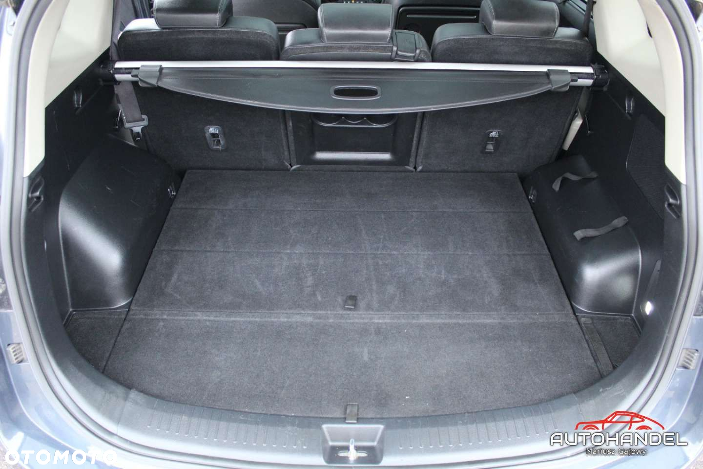 Kia Carens - 28