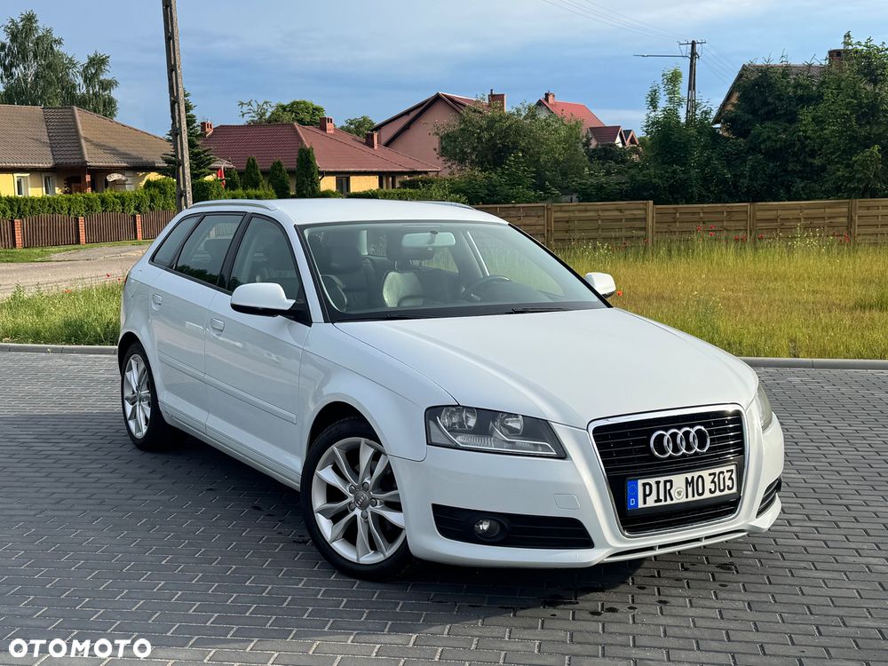 Audi A3 Sportback - 1