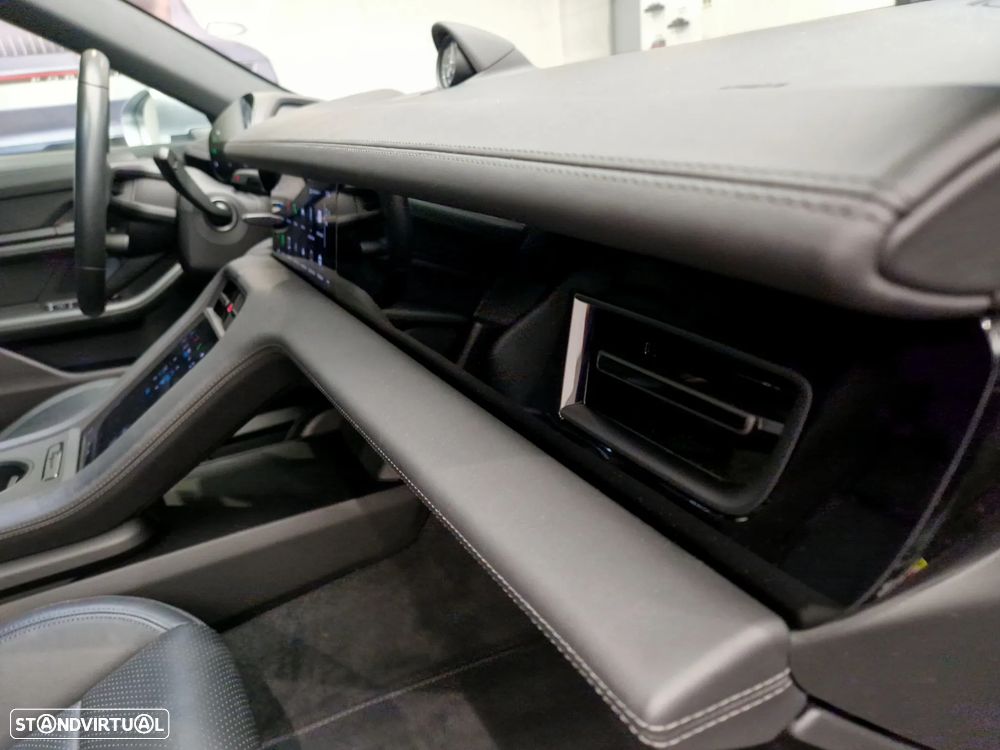 Porsche Taycan Standard - 23