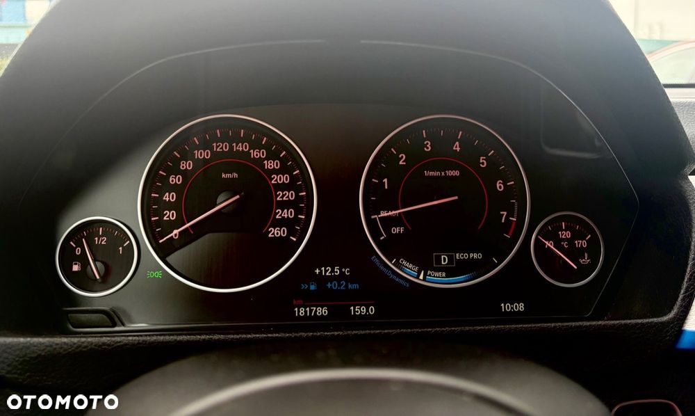BMW 3GT 320i - 10