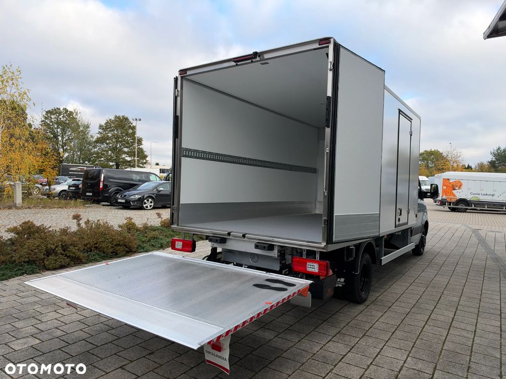 Mercedes-Benz Sprinter - 41