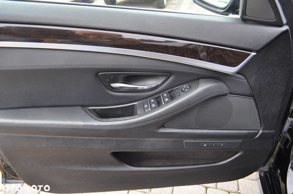 BMW Seria 5 528i xDrive Sport-Aut Modern Line - 18