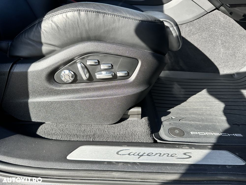 Porsche Cayenne Coupe - 12