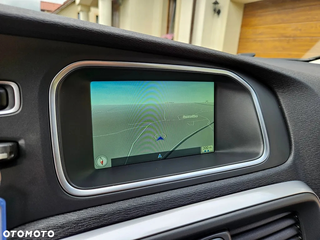 Volvo V40 Cross Country - 24