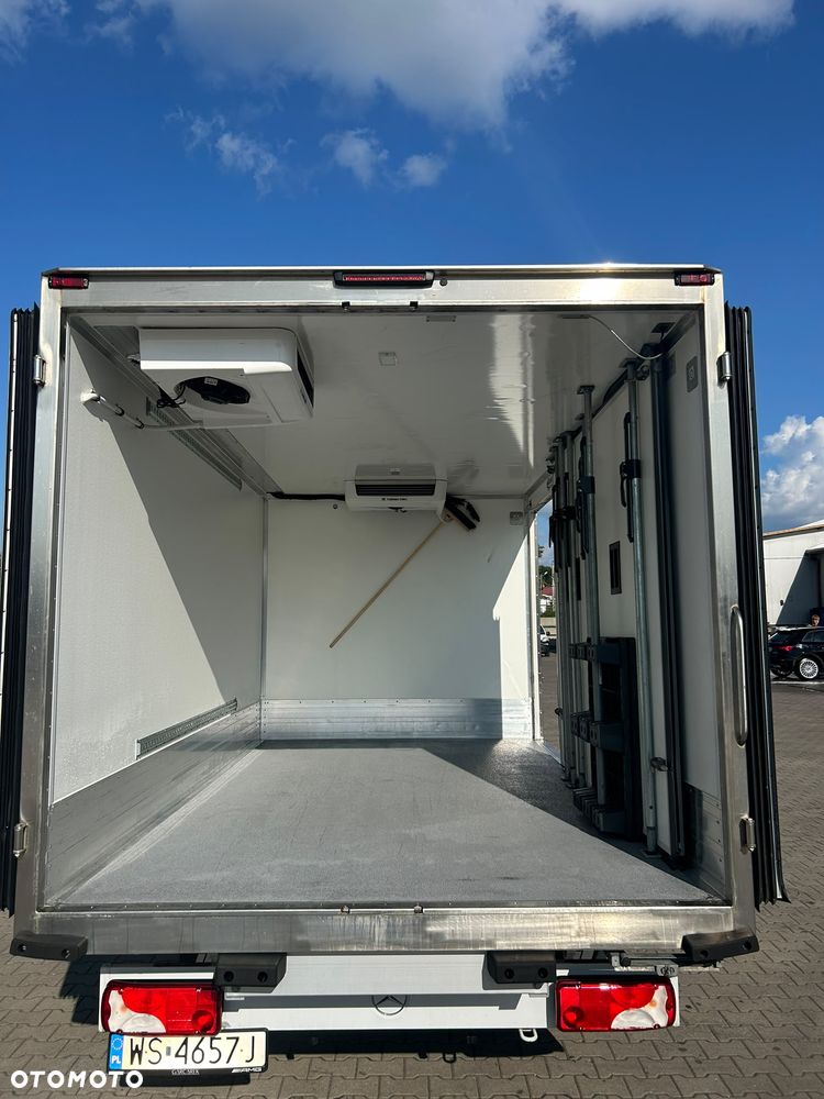 Mercedes-Benz Sprinter - 12