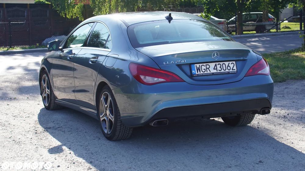 Mercedes-Benz CLA 250 7G-DCT AMG Line - 11