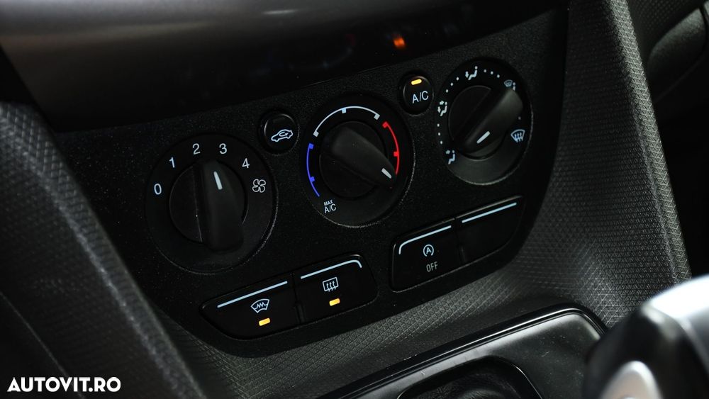Ford Transit Connect - 16