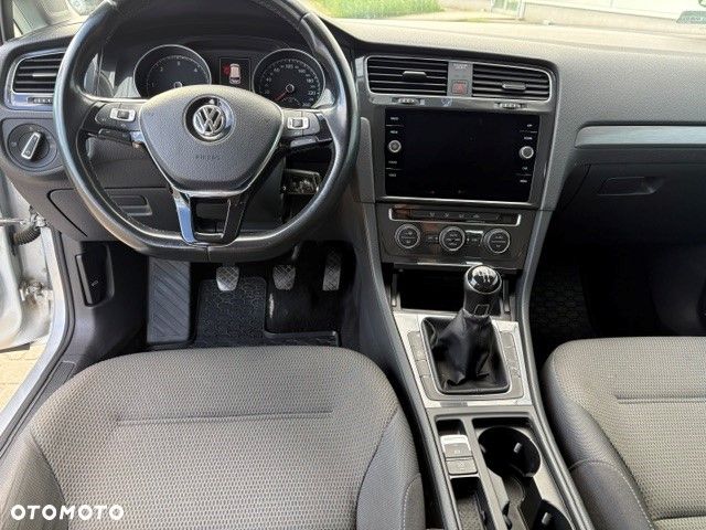 Volkswagen Golf 1.6 TDI BMT Comfortline - 11