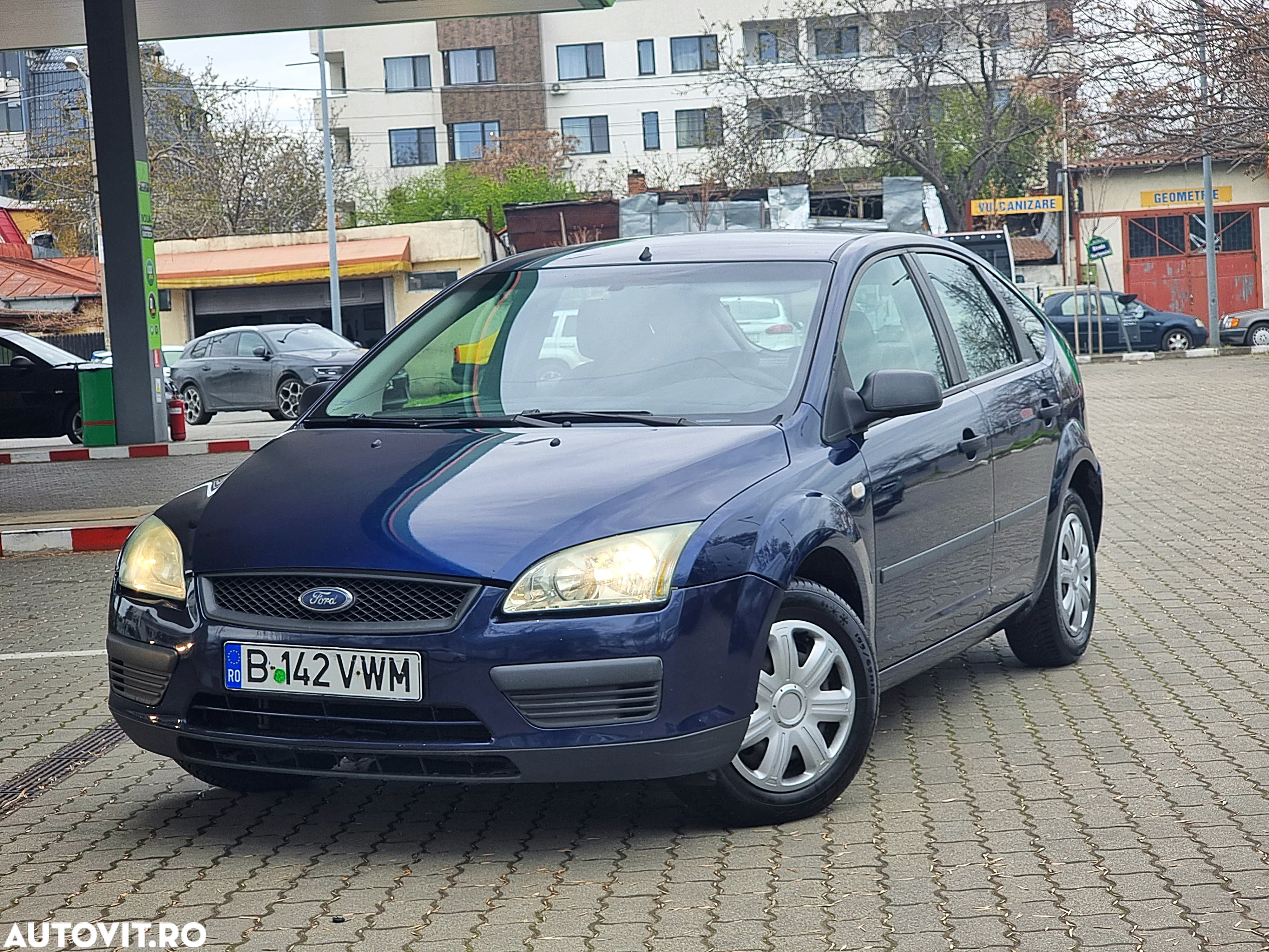 Ford Focus 1.4i Ambiente - 2