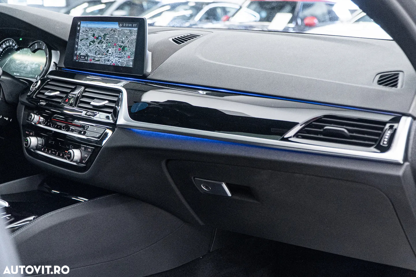 BMW Seria 5 520d Aut. M Sport Edition - 38