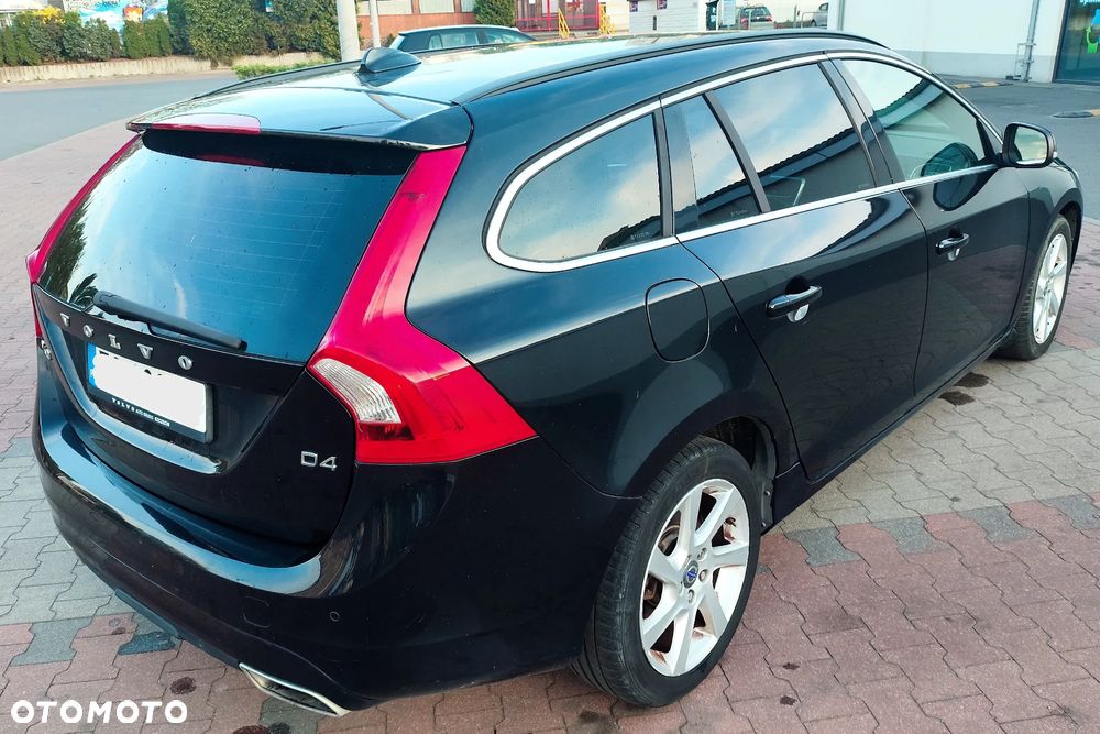 Volvo V60 D4 Drive-E Momentum - 10