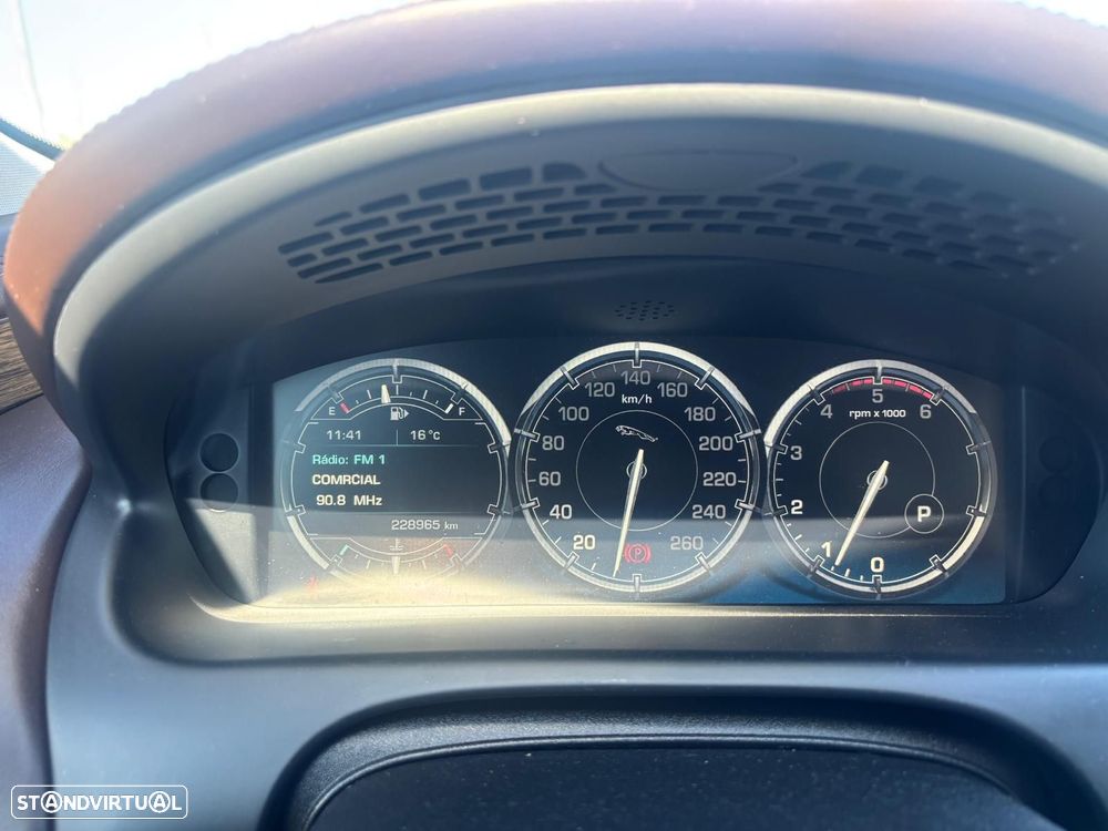 Jaguar XJ 3.0 D V6 Luxury - 30