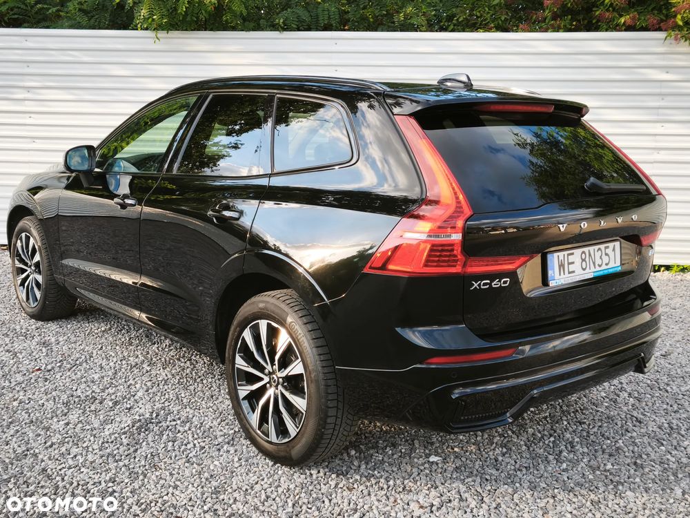 Volvo XC 60 B4 B Plus Dark - 22