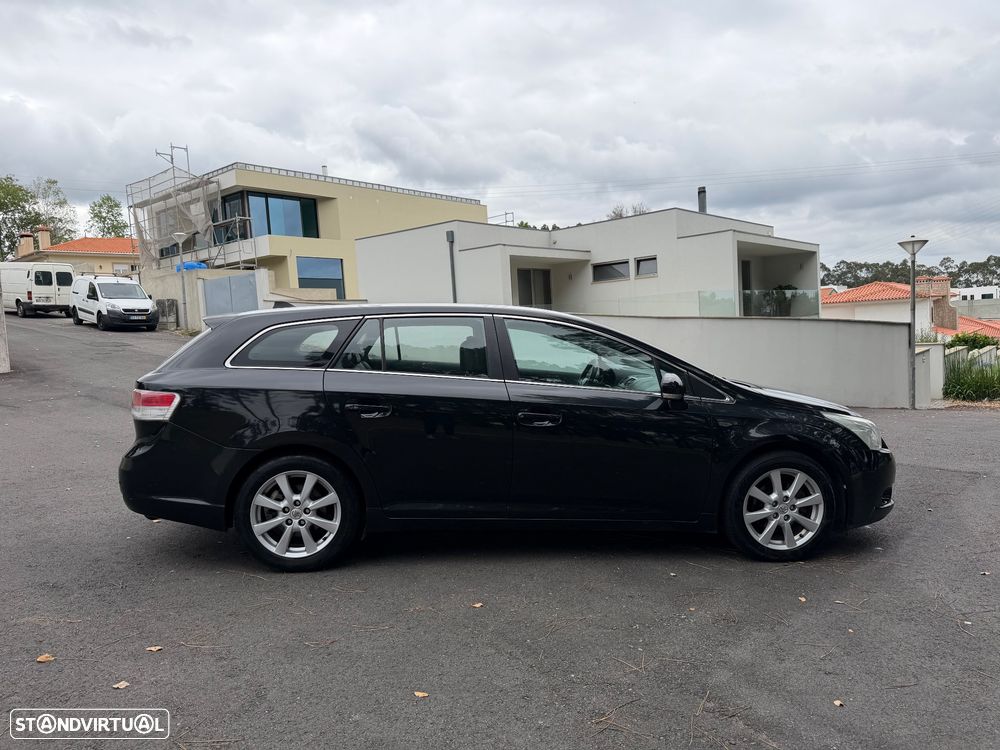 Toyota Avensis SW 2.0 D-4D - 5