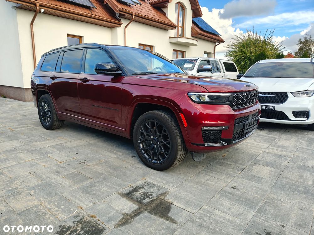 Jeep Grand Cherokee - 38