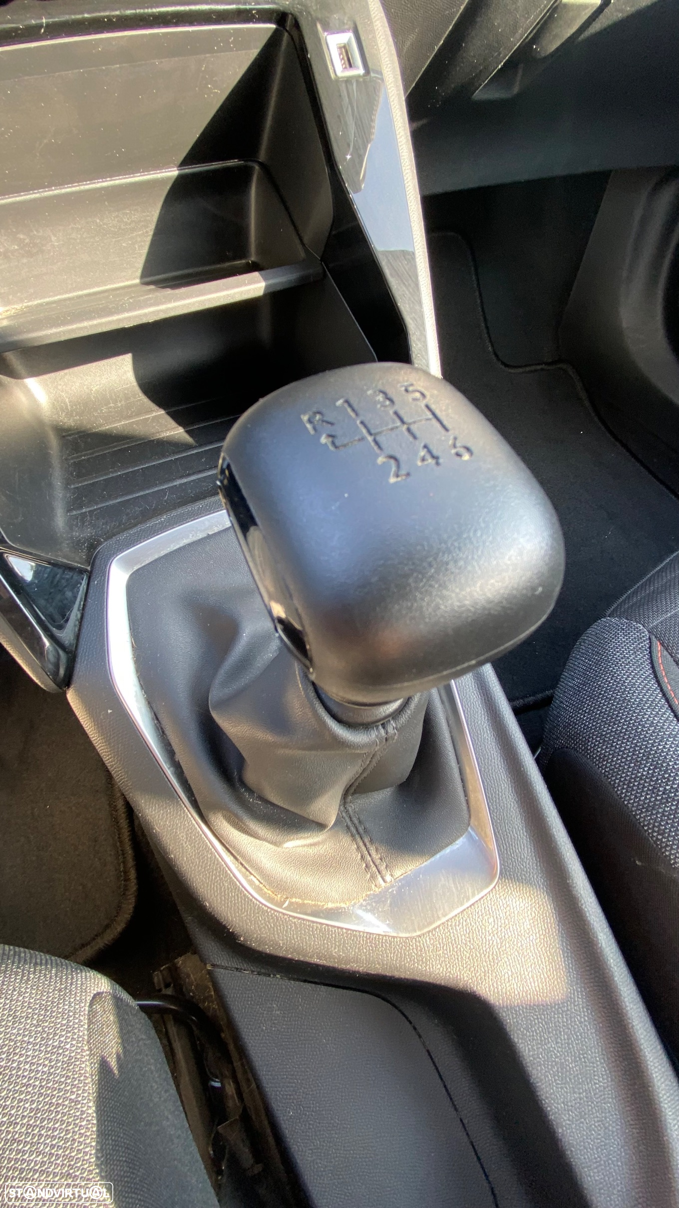 Peugeot 2008 1.2 PureTech Active - 51