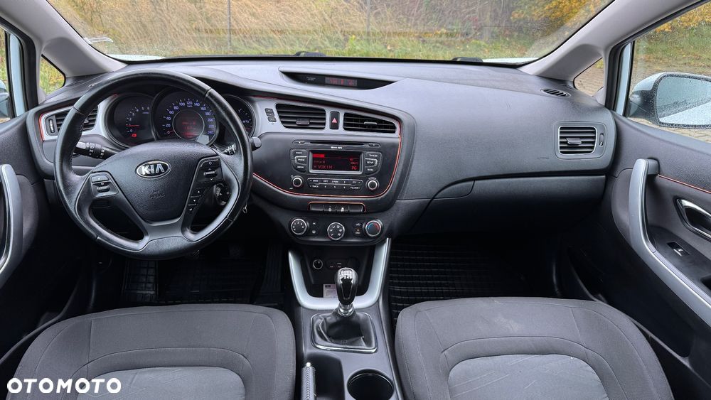 Kia Ceed - 12