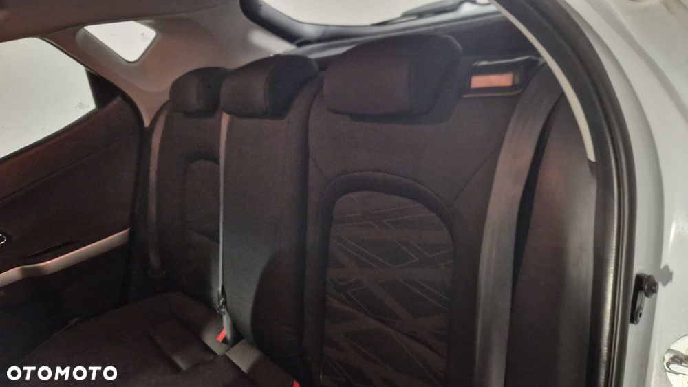 Kia Ceed - 12