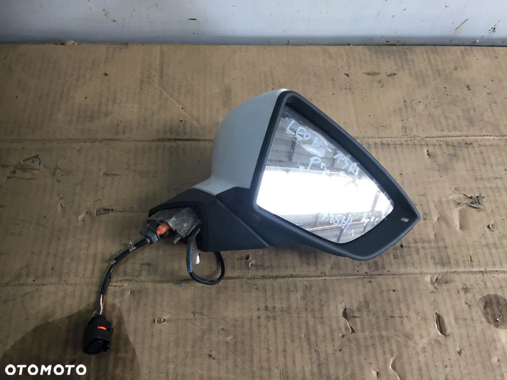 SEAT LEON 13R LUSTERKO PRAWE 6 PIN - 2