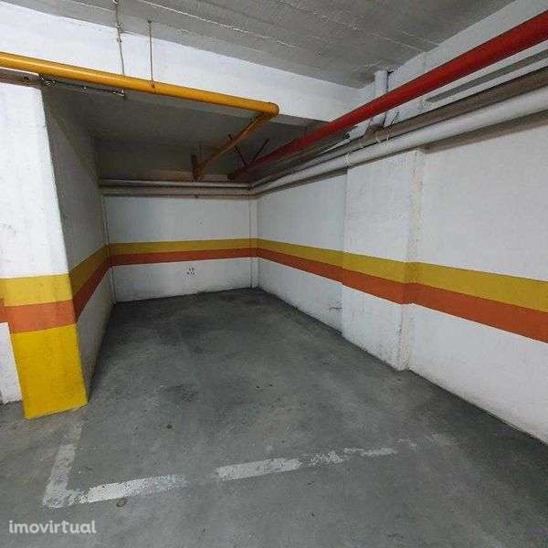 Lugar de garagem para 1 carro – Benfica - Rua Mestre Lima de Freitas - Grande imagem: 3/3