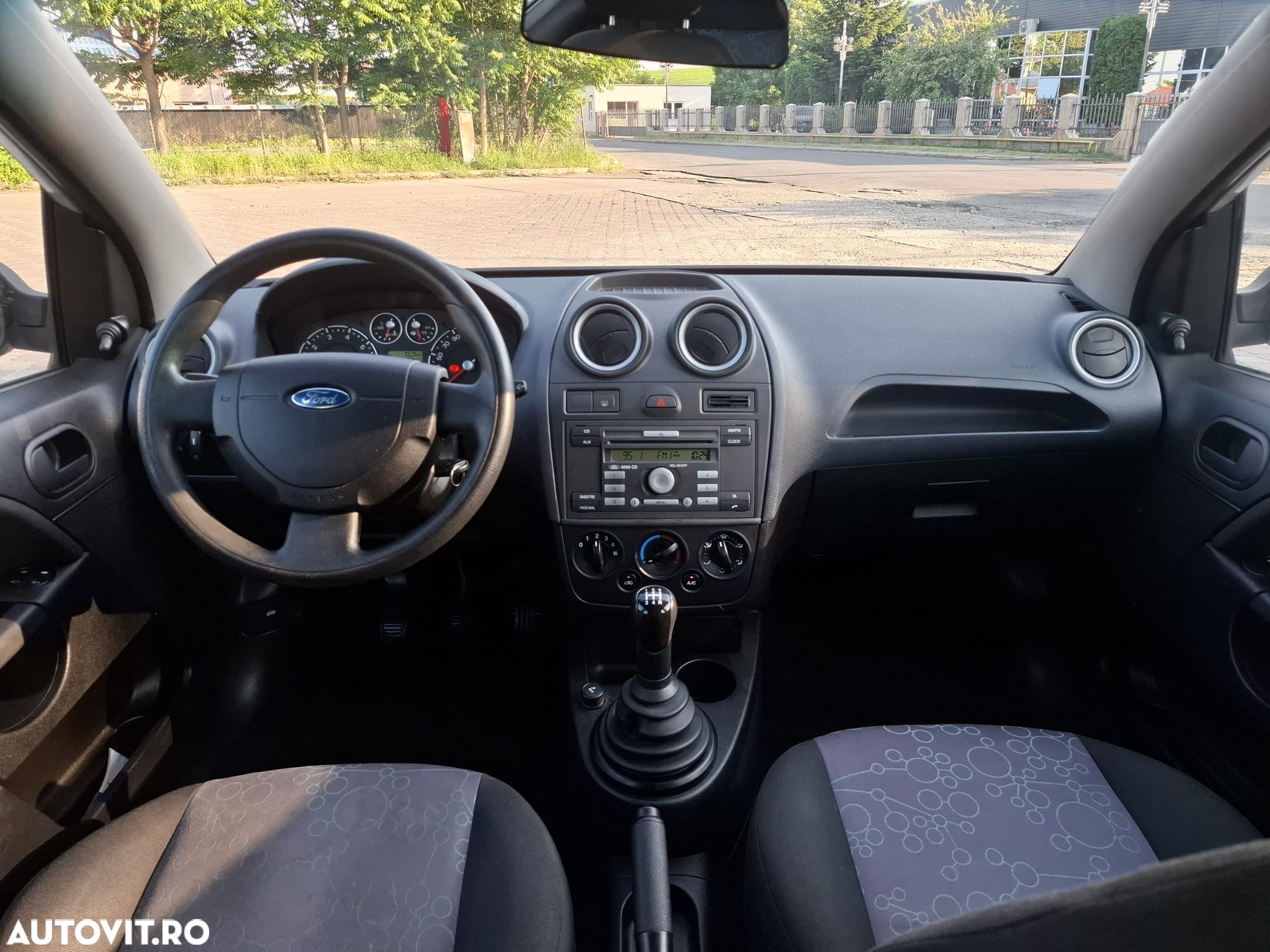 Ford Fiesta 1.4i Trend - 8