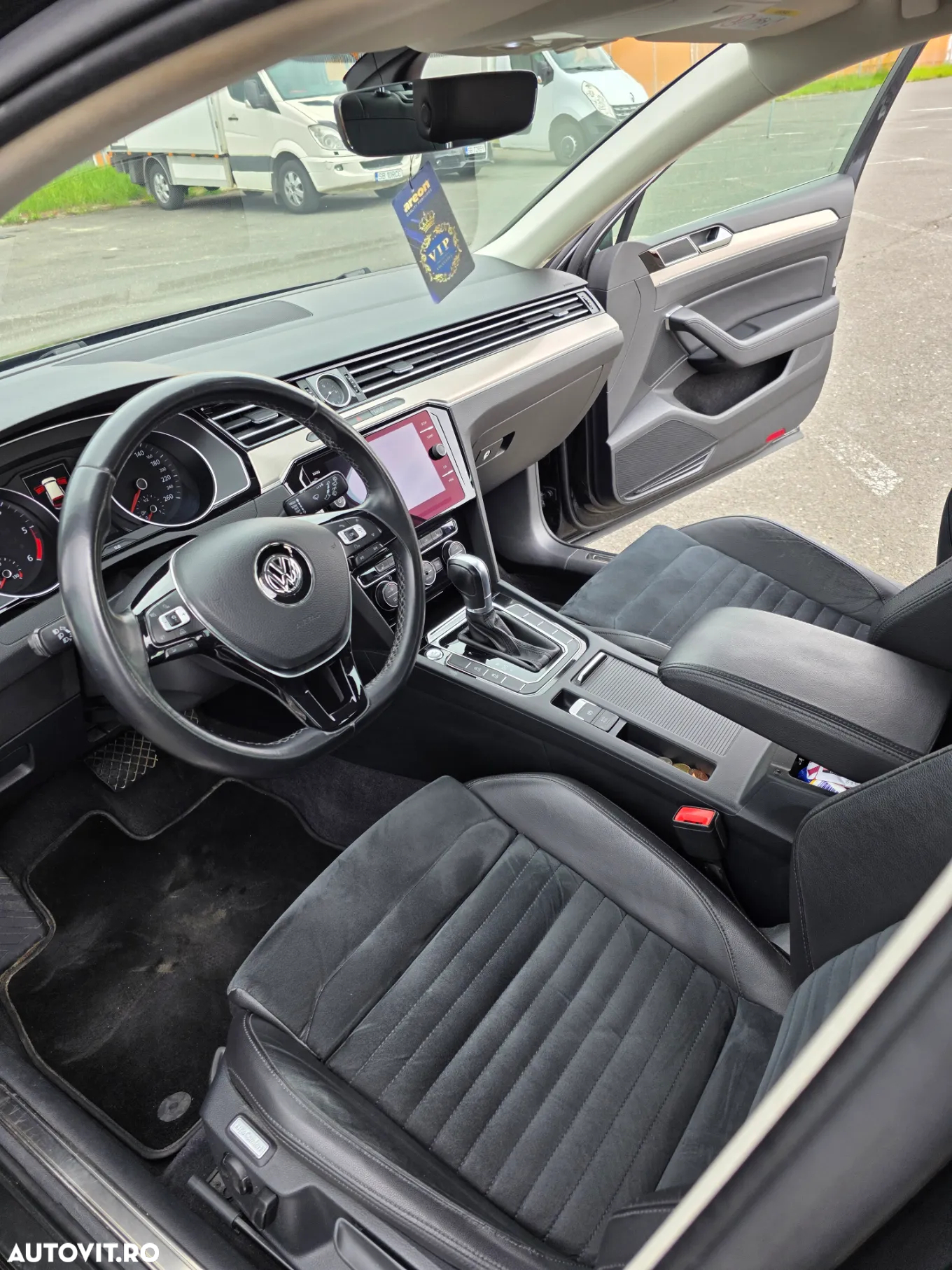 Volkswagen Passat Variant 2.0 TDI DSG Highline - 8